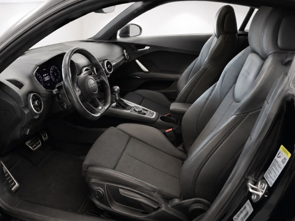 TT Coup&eacute; 1.8 TFSI 180 S tronic 7 S line 2017 occasion 85300 Challans