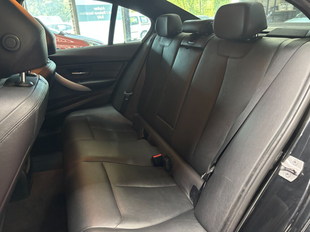 S&eacute;rie 3 320d xDrive 184 ch M Sport A 2015 occasion 73000 Chamb&eacute;ry