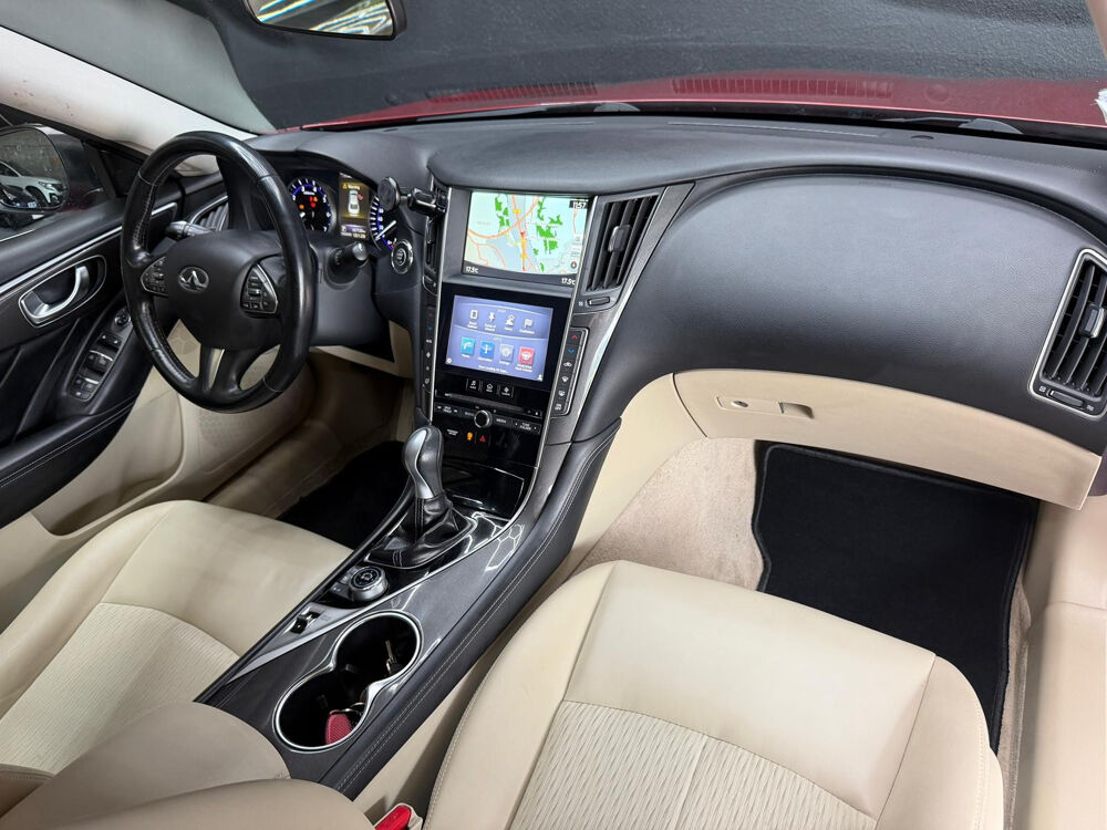 Q50 2.2d Premium Tech 7AT 2015 occasion 73000 Chamb&eacute;ry