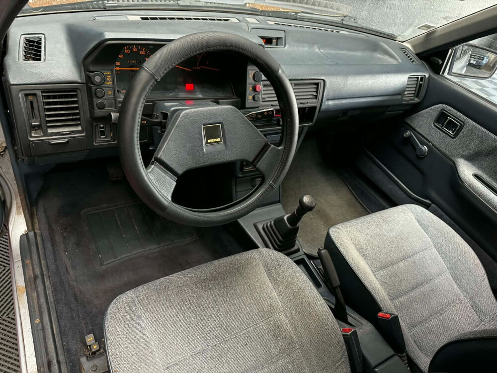 323 1.5 LX 1988 occasion 73000 Chamb&eacute;ry