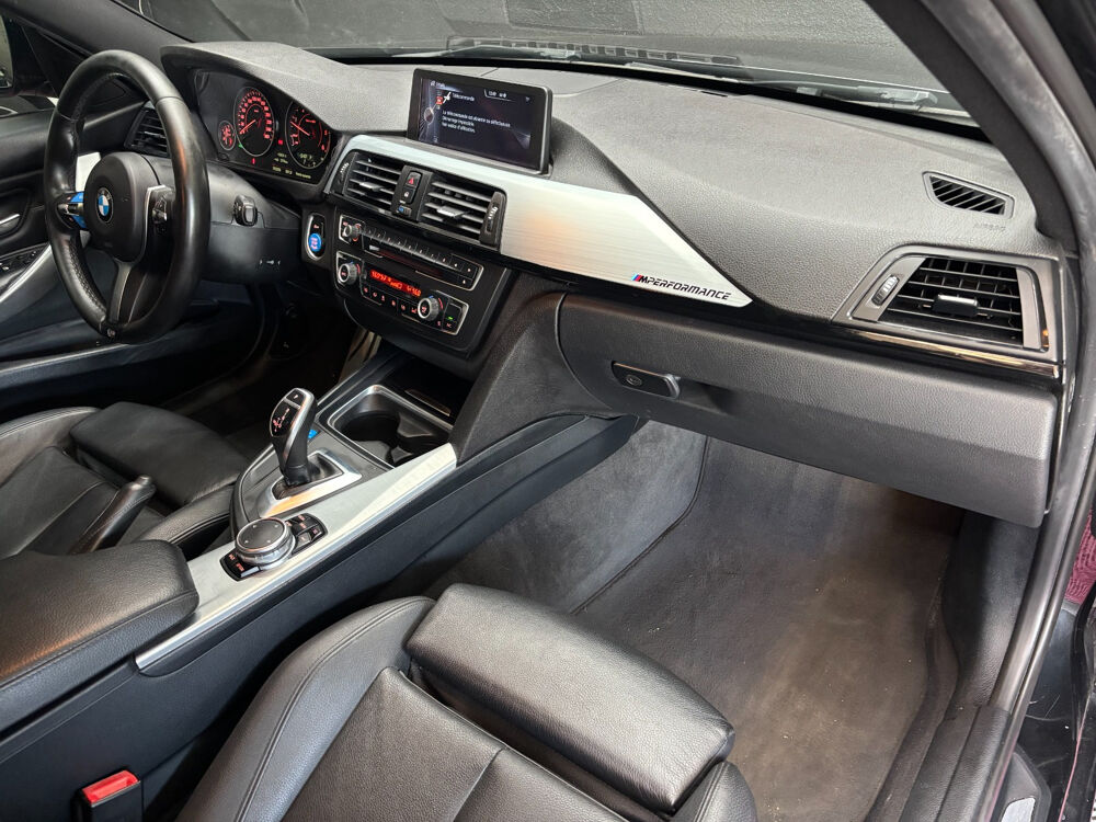 S&eacute;rie 3 320d xDrive 184 ch M Sport A 2015 occasion 73000 Chamb&eacute;ry