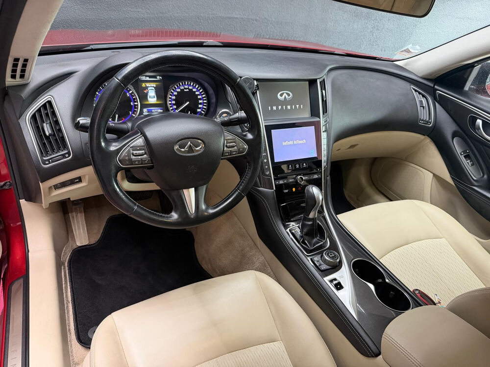 Q50 2.2d Premium Tech 7AT 2015 occasion 73000 Chamb&eacute;ry