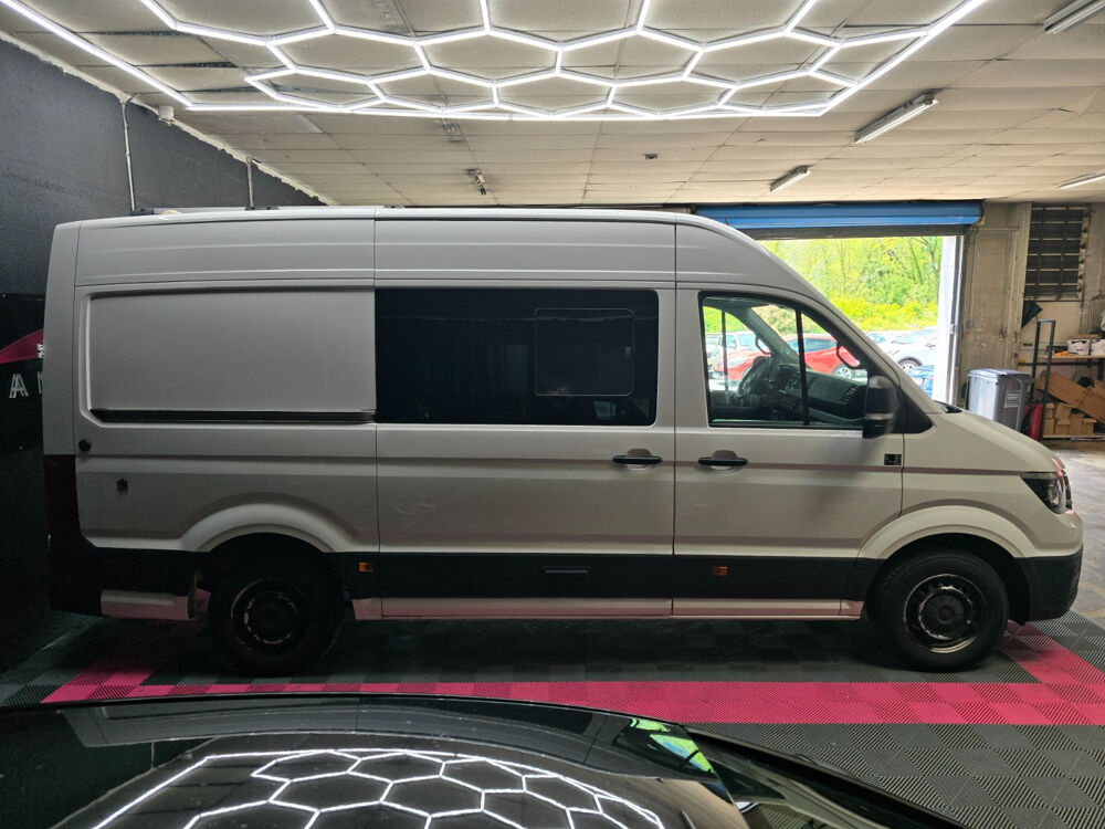 Crafter Combi CRAFTER VAN 35 L5H3 2.0 TDI 140 CH 2017 occasion 73000 Chamb&eacute;ry