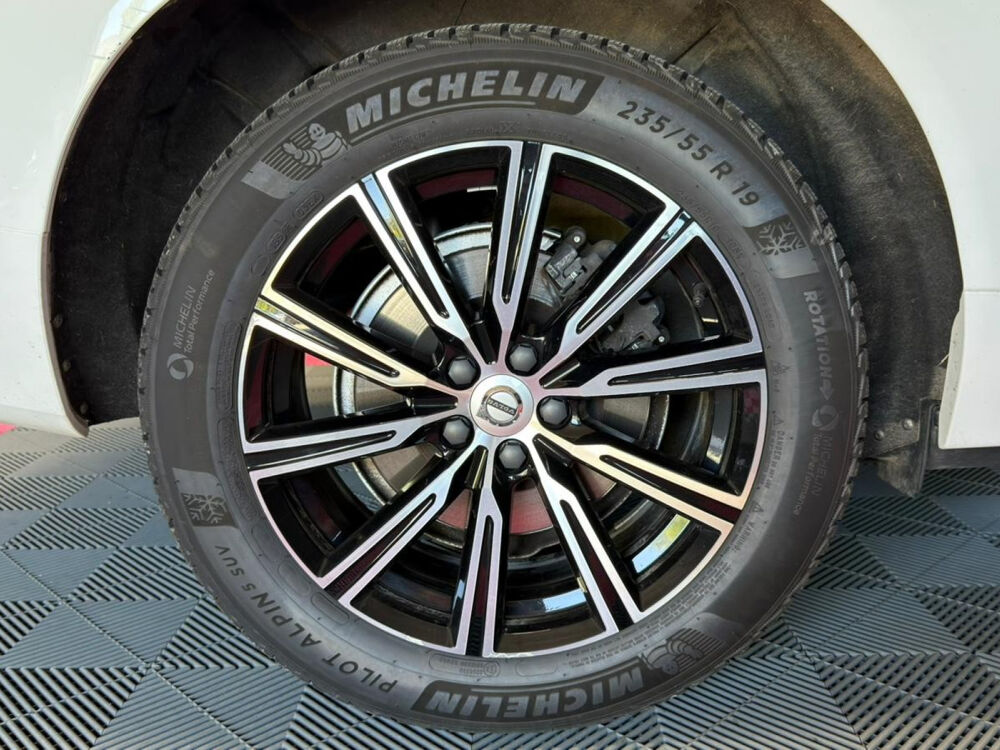 XC60 T8 Twin Engine 303 ch + 87 ch Geartronic 8 Inscription 2019 occasion 73000 Chamb&eacute;ry