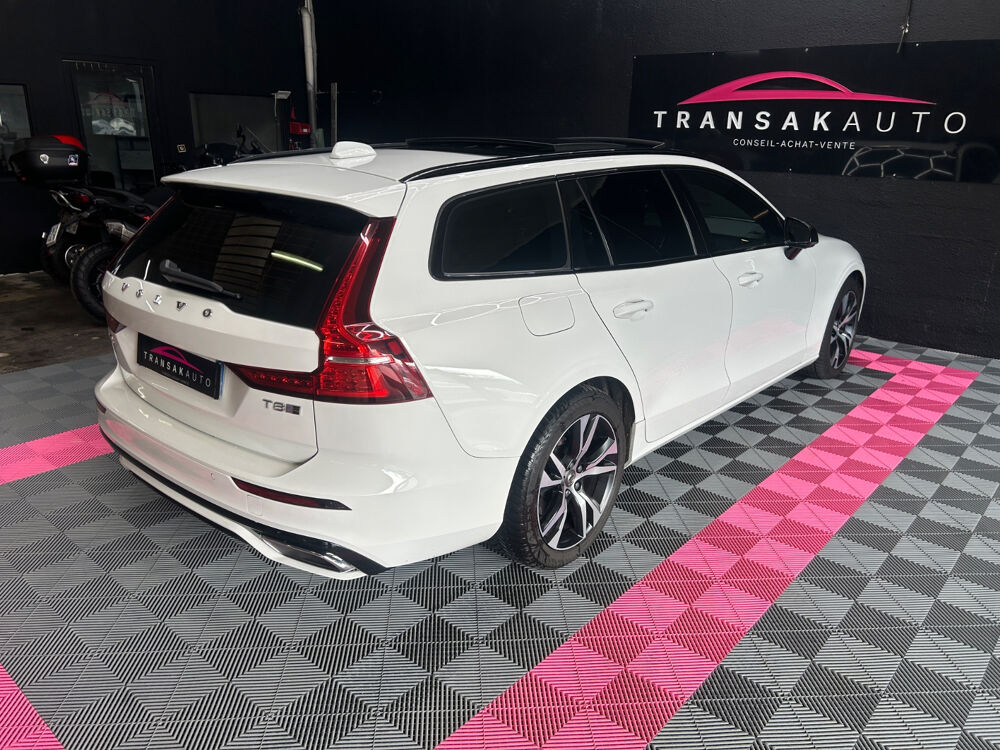 V60 T8 Twin Engine 303 ch + 87 ch Geartronic 8 R-Design 2019 occasion 73000 Chamb&eacute;ry