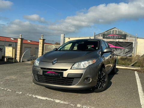 Renault megane iii BERLINE 1.6 16V Ethanol eco2 Authentique