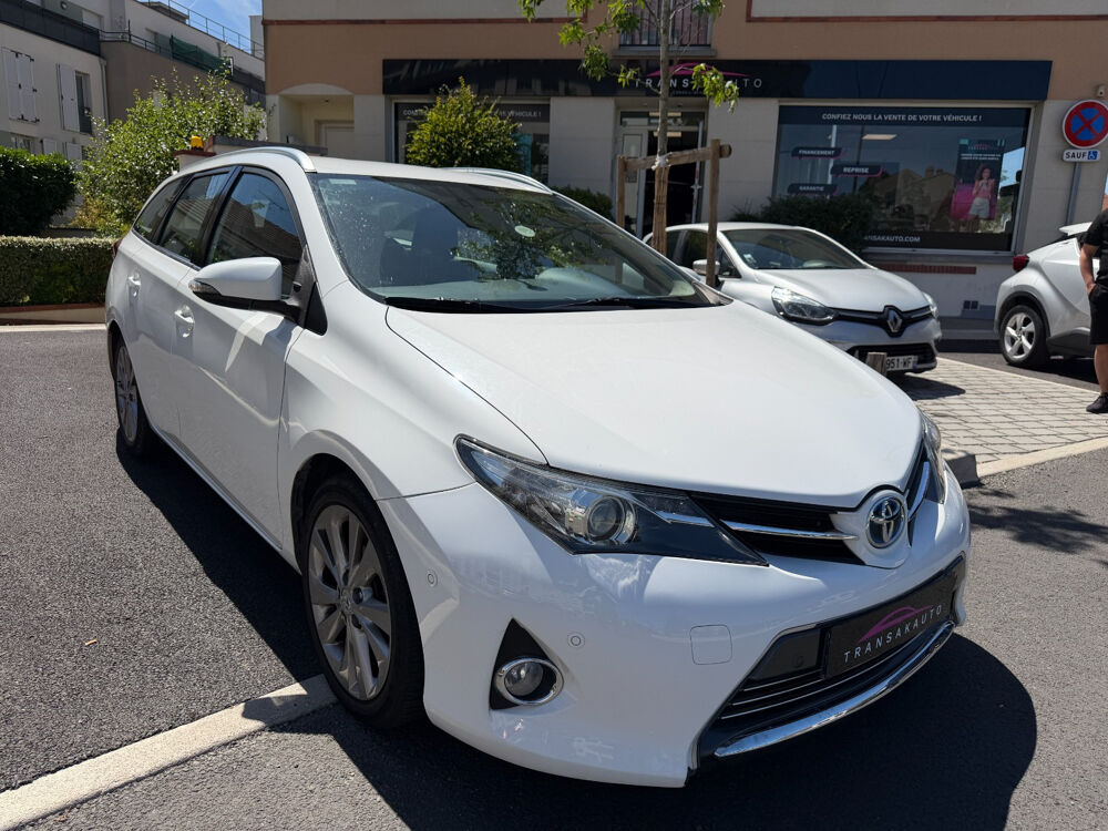 Auris Touring Sports Hybride 136h Style 2013 occasion 77177 BROU SUR CHANTEREINE