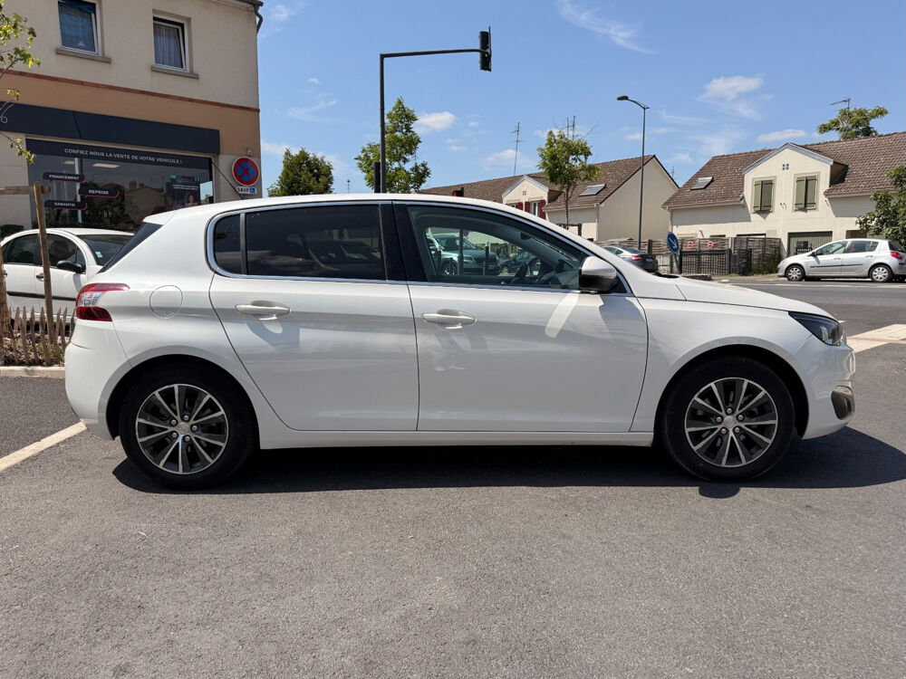308 1.2 PureTech 130ch S&S BVM6 Allure 2017 occasion 77177 BROU SUR CHANTEREINE