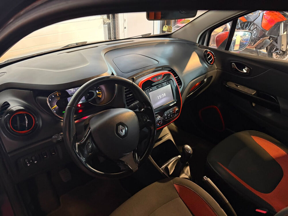 Captur dCi 90 Energy S&S eco&sup2; SL Helly Hansen 2015 occasion 77250 Moret Loing Orvannes