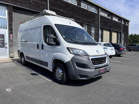Boxer BOXER VITRE 335 L2H2 2.0 BLUEHDI 130 S&S PRO 2017 occasion 77250 Moret Loing Orvannes