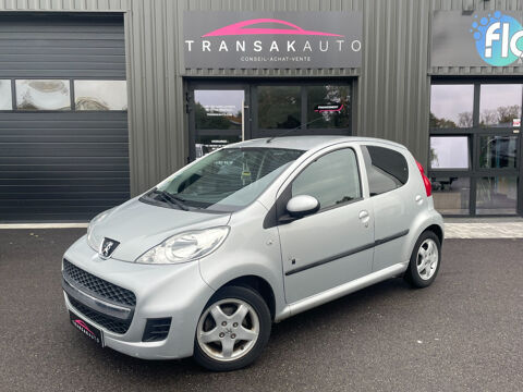 Peugeot 107 1.0e 12V 68ch BLUE LION 2-Tronic Black & Silver 2011 occasion SCHWEIGHOUSE-SUR-MODER 67590