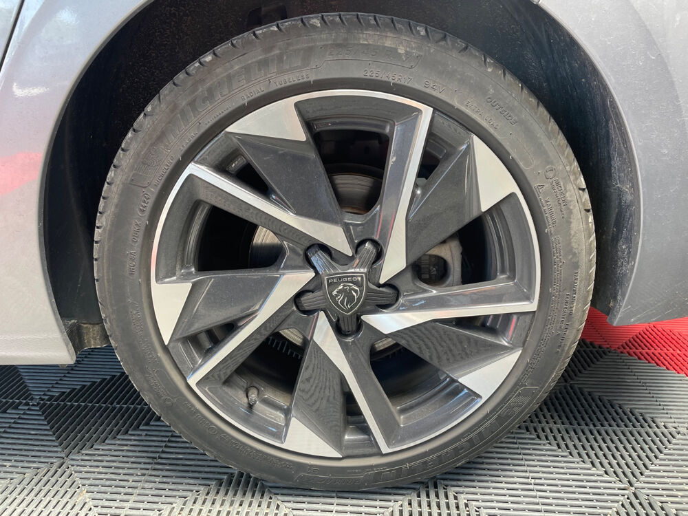 308 PHEV 180 e-EAT8 Allure 2025 occasion 17139 Dompierre-sur-Mer