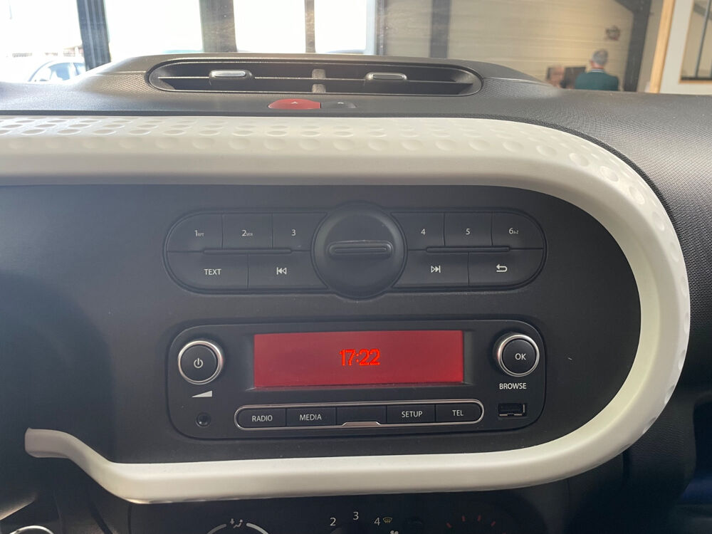 Twingo III 1.0 SCe 70 E6 Intens 2016 occasion 17139 Dompierre-sur-Mer