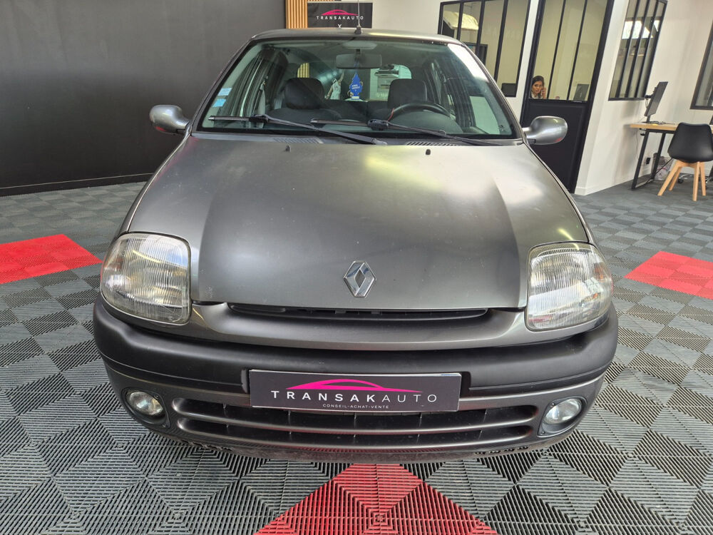 Clio II Clio 1.4i RXE 2000 occasion 17139 Dompierre-sur-Mer