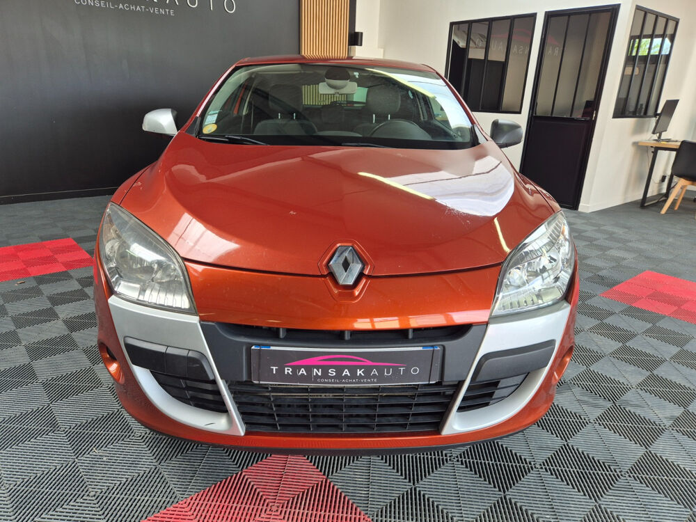 M&eacute;gane III Coup&eacute; dCi 130 eco2 Privil&egrave;ge 2009 occasion 17139 Dompierre-sur-Mer