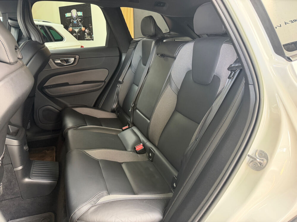 XC60 T6 Recharge AWD 253 ch + 145 ch Geartronic 8 R-Design 2022 occasion 17139 Dompierre-sur-Mer