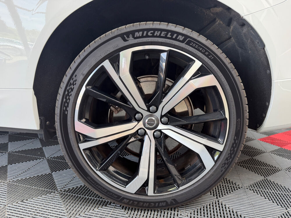 XC60 T6 Recharge AWD 253 ch + 145 ch Geartronic 8 R-Design 2022 occasion 17139 Dompierre-sur-Mer