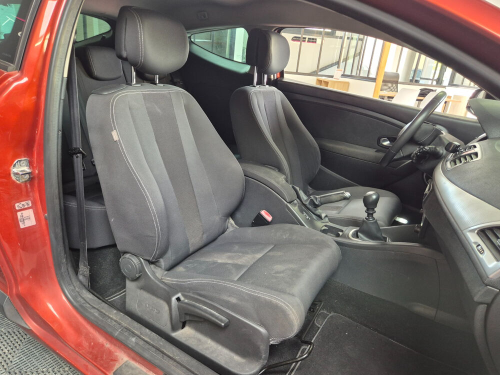 M&eacute;gane III Coup&eacute; dCi 130 eco2 Privil&egrave;ge 2009 occasion 17139 Dompierre-sur-Mer