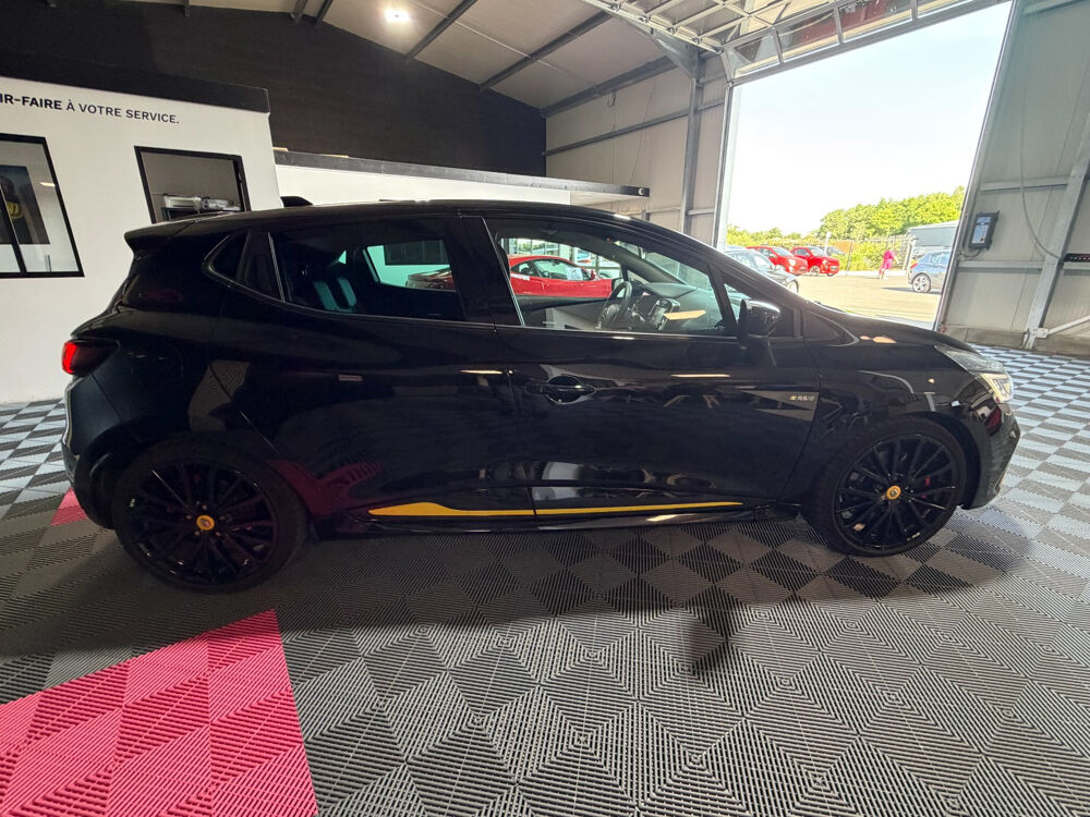 Clio IV Clio 1.6 Turbo 220 EDC RS Trophy 2018 occasion 85190 Venansault