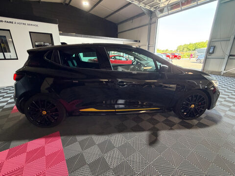 Clio IV Clio 1.6 Turbo 220 EDC RS Trophy 2018 occasion 85190 Venansault