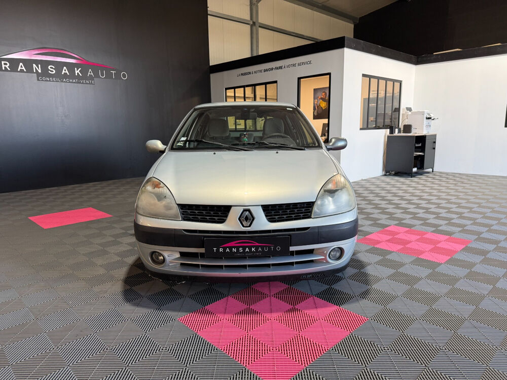 Clio II Clio 1.6i 16V Privil&egrave;ge 2002 occasion 85190 Venansault
