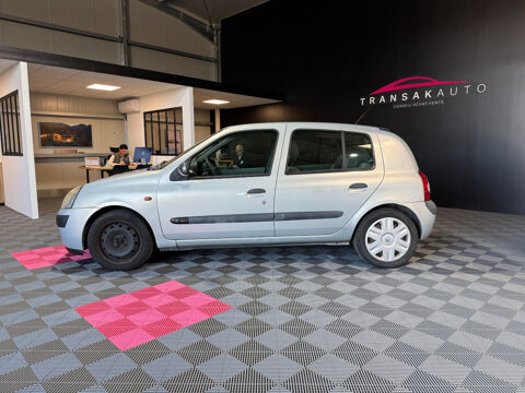 Clio II Clio 1.6i 16V Privil&egrave;ge 2002 occasion 85190 Venansault