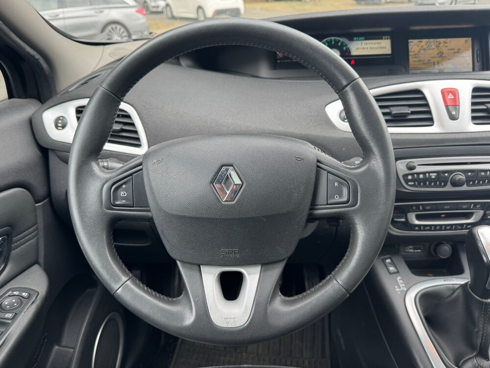 Grand Sc&eacute;nic III dCi 110 FAP eco2 Privil&egrave;ge Euro 5 EDC 7 pl 2010 occasion 59118 Wambrechies