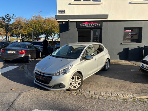 Peugeot 208 1.2 PureTech 82CV Style - SUIVI D'ENTRET
