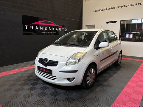 Toyota yaris 1.4 - 90 D-4D Lounge SUIVI D'ENTRETIEN 0