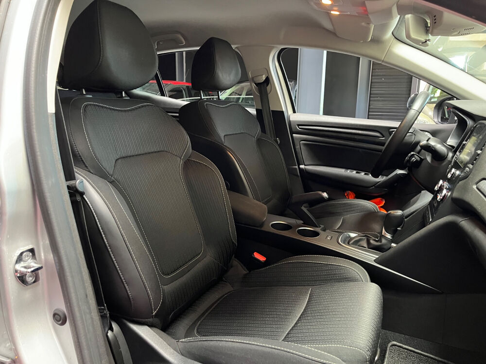 Megane IV M&eacute;gane IV Berline Blue dCi 115 EDC - 20 Business Intens 2020 occasion 69630 CHAPONOST