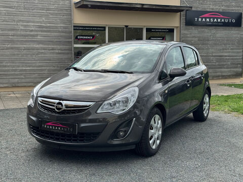 Opel corsa 1.4 - 100 ch Twinport Cosmo ** SUIVI COM