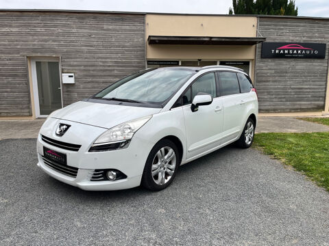 Peugeot 5008 1.6 HDi 112ch FAP BVM6 Allure 7pl **Dist