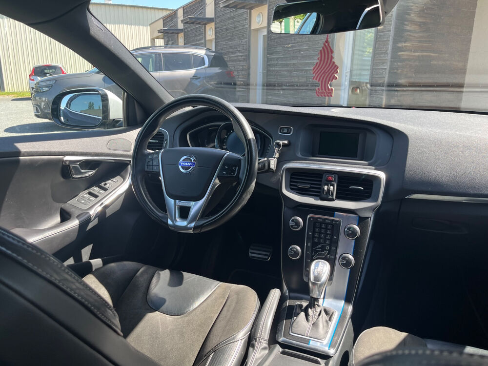 V40 T4 180 R-Design Powershift A 2013 occasion 71680 Cr&ecirc;ches-sur-Sa&ocirc;ne