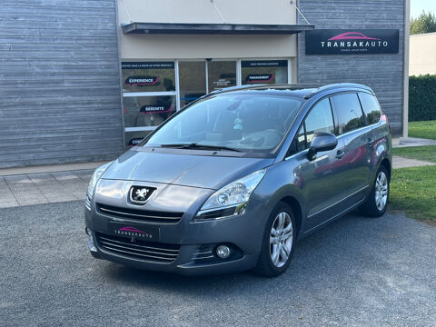 Peugeot 5008 1.6 HDi 112ch FAP BVM6 Allure 7pl ** DIS