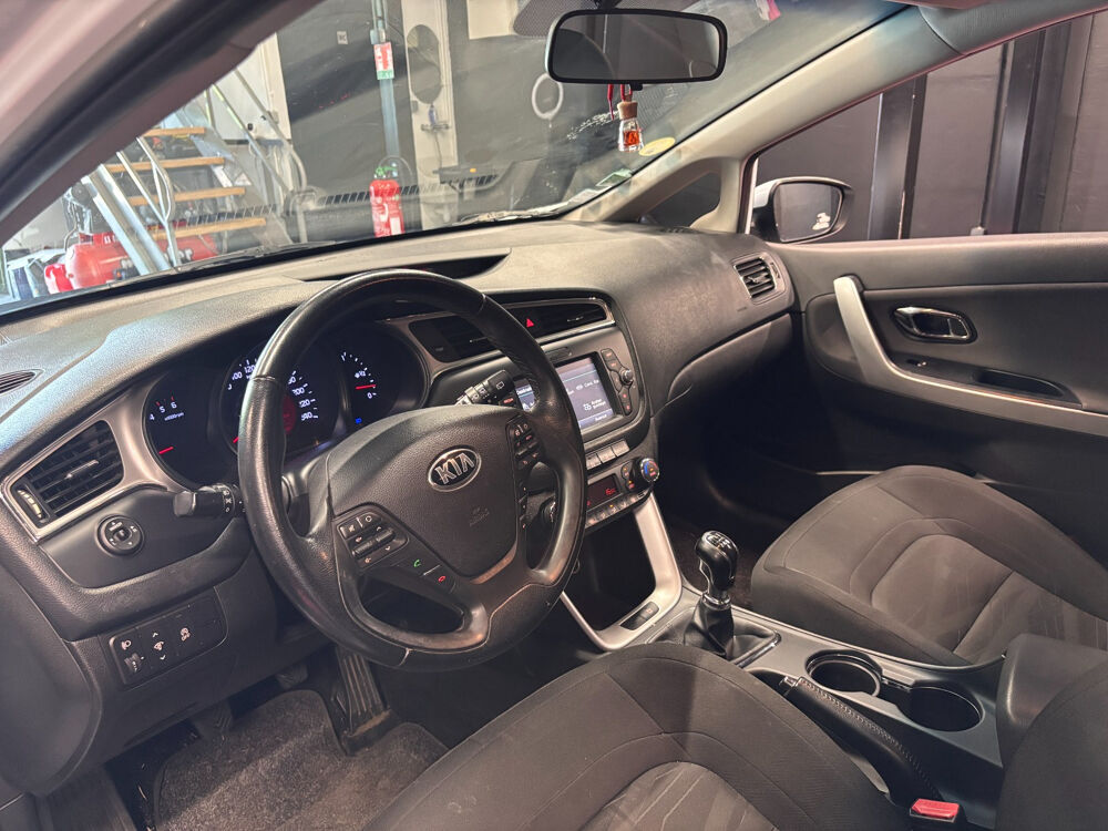 Ceed Cee'd 1.6 CRDi 136 ch ISG Active 2015 occasion 78200 mantes la jolie
