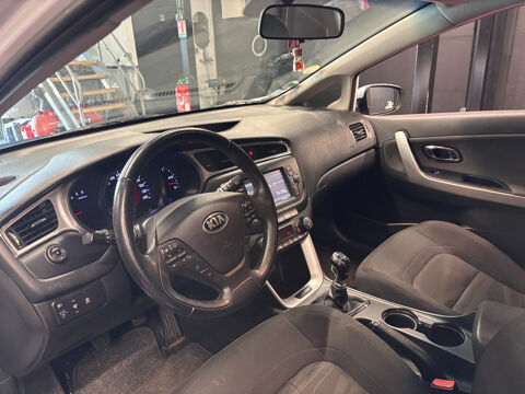 Ceed Cee'd 1.6 CRDi 136 ch ISG Active 2015 occasion 78200 mantes la jolie