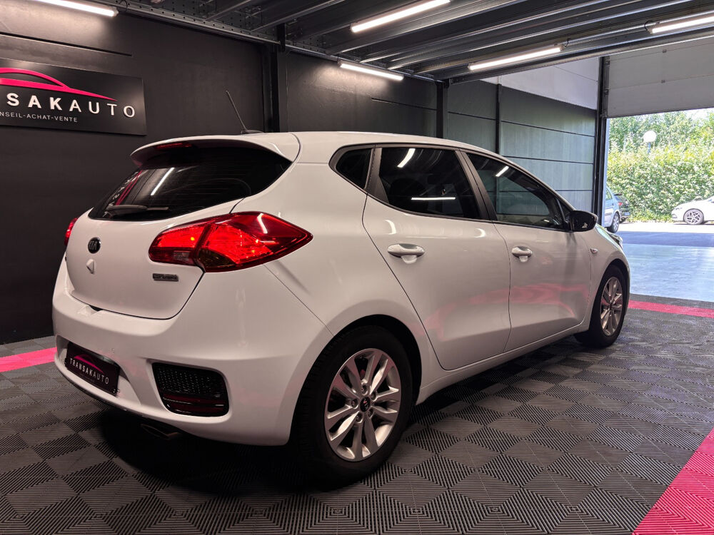 Ceed Cee'd 1.6 CRDi 136 ch ISG Active 2015 occasion 78200 mantes la jolie