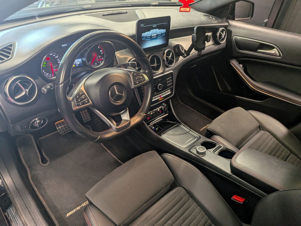 Classe GLA GLA 200 d 7-G DCT Fascination 2017 occasion 78200 mantes la jolie