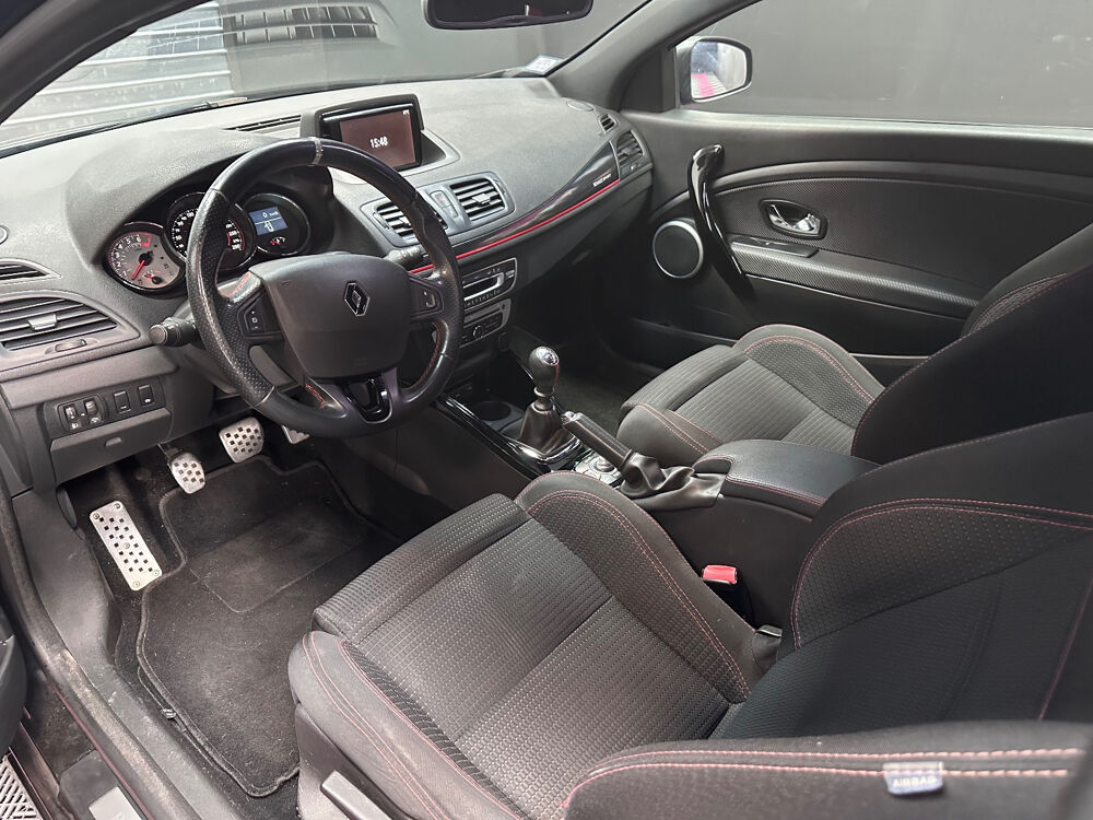 M&eacute;gane III Coup&eacute; 2.0 16V 265 S&S RS 2015 occasion 06700 Saint Laurent du Var
