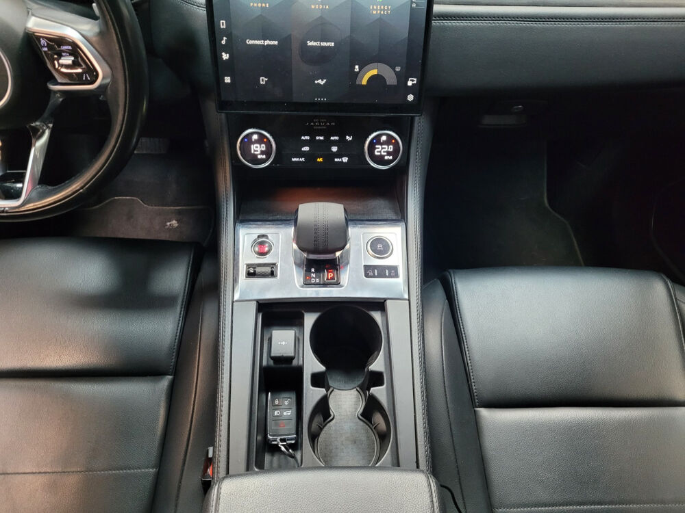 F-PACE F-Pace 2.0 - D200 MHEV AWD BVA8 R-Dynamic SE 2021 occasion 06700 Saint Laurent du Var