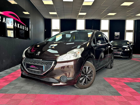 Peugeot 208 1.2 VTi 82ch BVM5 Allure 2013 occasion Saint Laurent du Var 06700