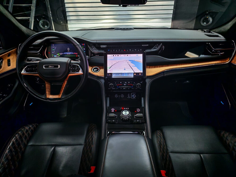 Grand Cherokee 4xe 2.0 T 380 ch PHEV 4x4 BVA8 Summit Reserve 2024 occasion 06700 Saint Laurent du Var