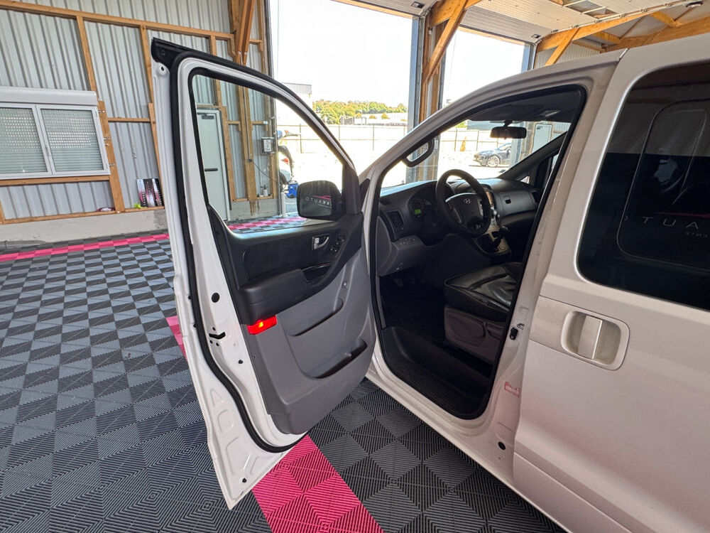 H1 H-1 VAN 2.5 CRDI 170 3pl 2010 occasion 56120 Les Forges de Lanou&eacute;e