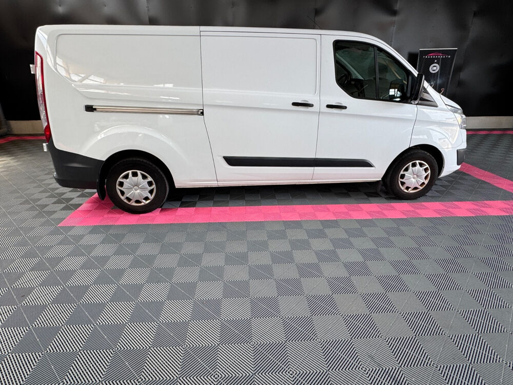Transit Custom TRANSIT CUSTOM FOURGON 310 L2H1 2.0 TDCi 105 AMBIENTE 2017 occasion 56120 Les Forges de Lanou&eacute;e