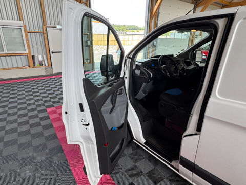 Transit Custom TRANSIT CUSTOM FOURGON 310 L2H1 2.0 TDCi 105 AMBIENTE 2017 occasion 56120 Les Forges de Lanou&eacute;e