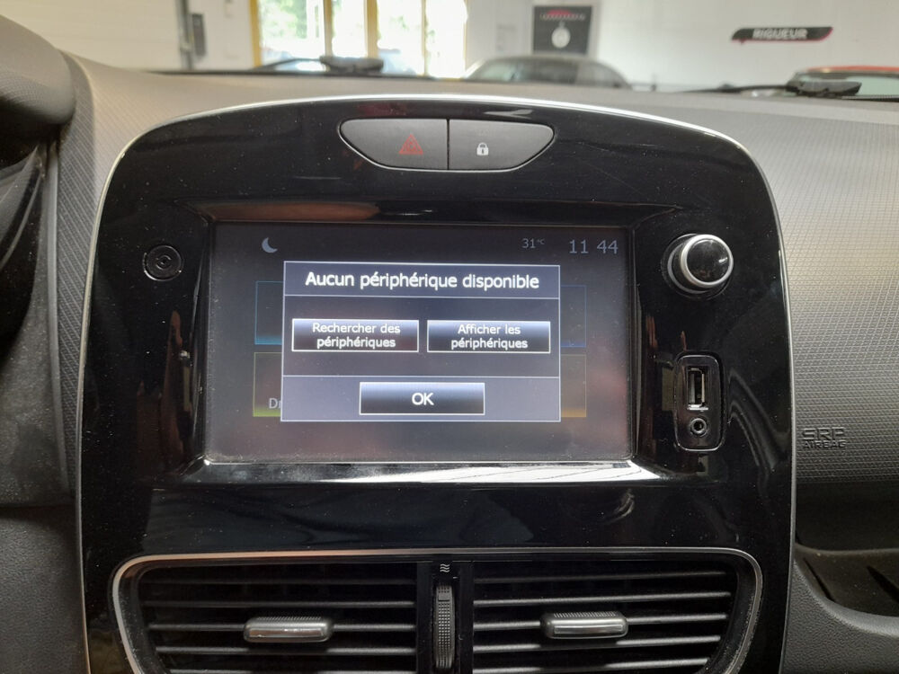 Clio IV CLIO SOCIETE DCI 90 ENERGY E6C AIR MEDIANAV 2018 occasion 35520 LA CHAPELLE-DES-FOUGERETZ