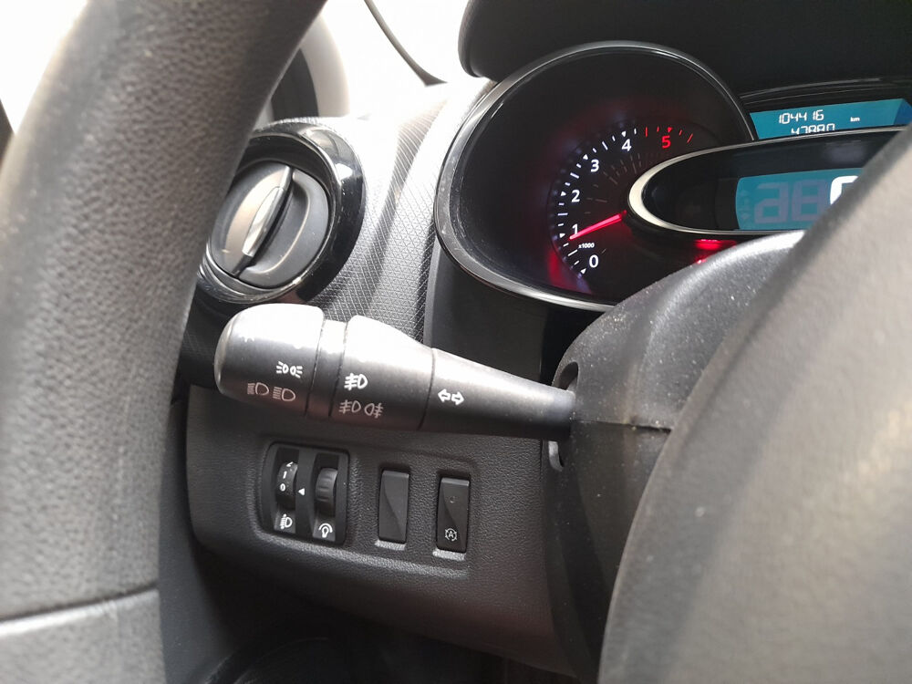 Clio IV CLIO SOCIETE DCI 90 ENERGY E6C AIR MEDIANAV 2018 occasion 35520 LA CHAPELLE-DES-FOUGERETZ