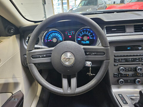 Mustang 3.7 L V6 305 CV USA 2010 occasion 35520 LA CHAPELLE-DES-FOUGERETZ