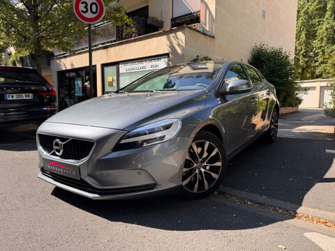 Volvo V40 T2 122 ch Geartronic 6 Signature Edition 2019 occasion SAINT MAUR DES FOSSES 94100