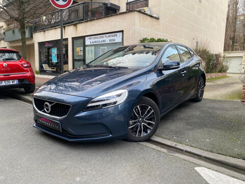Volvo V40 D2 120 Geartronic 6 Momentum 2016 occasion SAINT MAUR DES FOSSES 94100